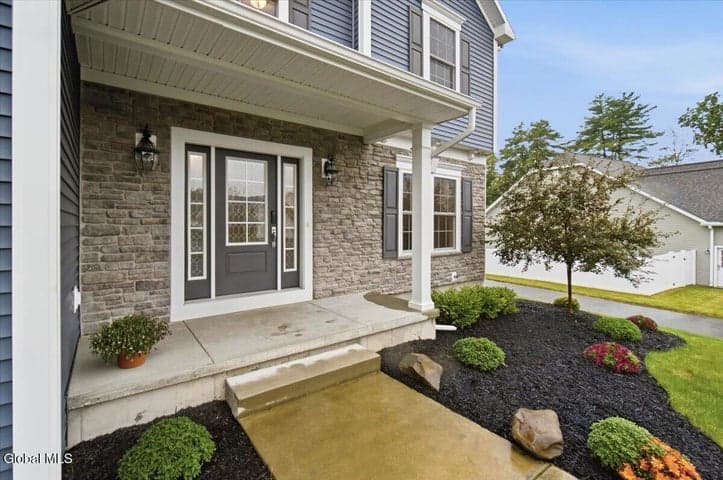 7 Cragmoor Lane, Colonie, NY, photo 2