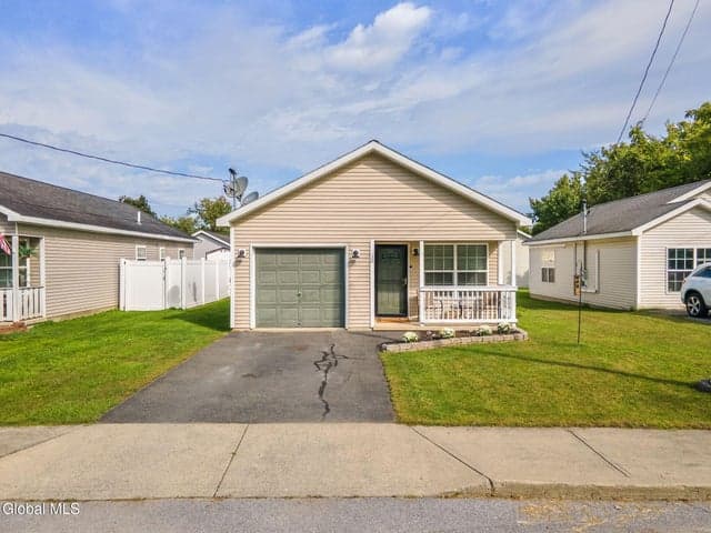 10 Rohloff Avenue, Mechanicville, NY