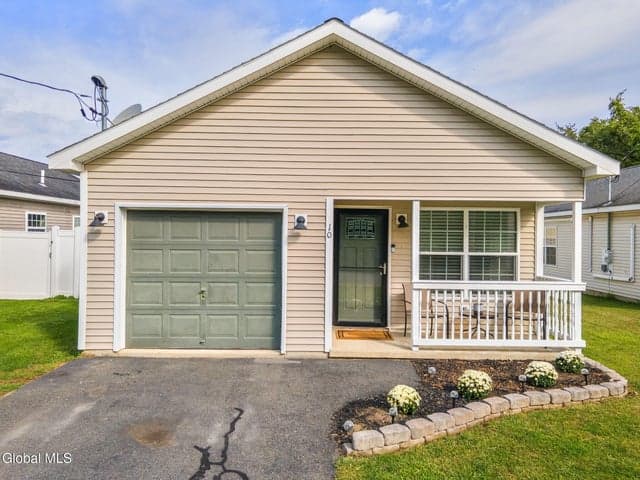 10 Rohloff Avenue, Mechanicville, NY, photo 2