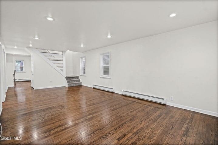 38 James Street, Green Island, NY, photo 2