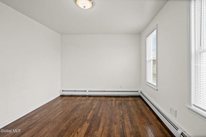 38 James Street, Green Island, NY, photo 5