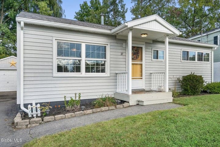37 Jones Drive, Colonie, NY, photo 1