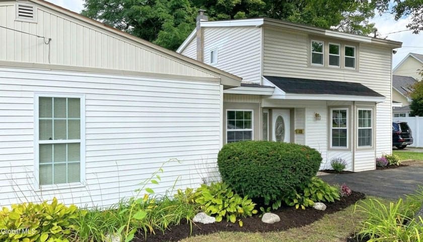 136 Jefferson Street, Saratoga Springs, NY, photo 2