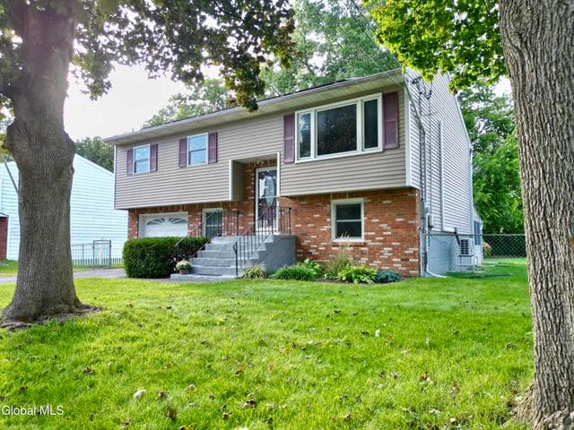 29 Myers Court, Colonie, NY