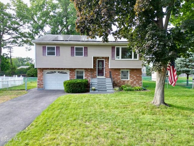 29 Myers Court, Colonie, NY, photo 2