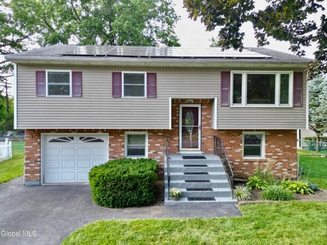 29 Myers Court, Colonie, NY, photo 3
