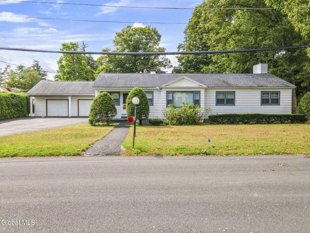 9 Pettis Street, Lake George, NY, photo 1