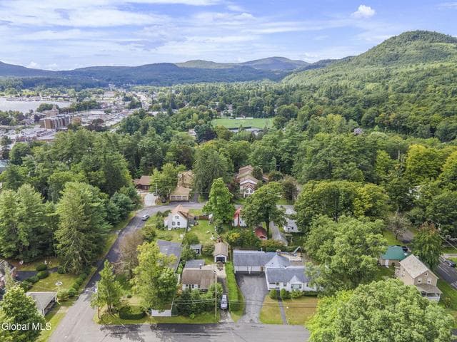 9 Pettis Street, Lake George, NY, photo 3